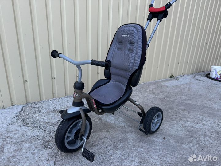 Трехколесный велосипед с ручкой puky