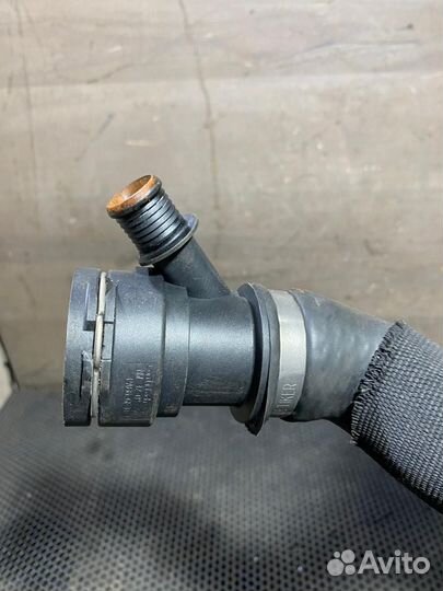 Патрубок радиатора нижний BMW 3 E46 рестайлинг