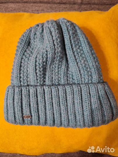 Шапка женская вязаная