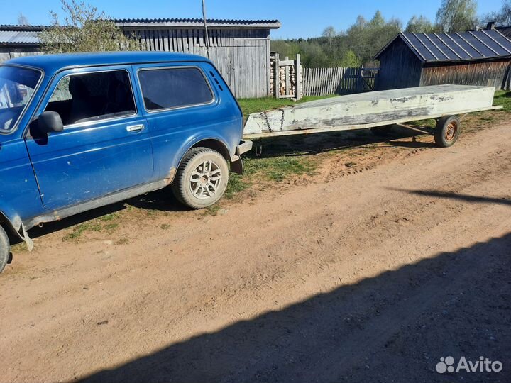 Лодка деревянная