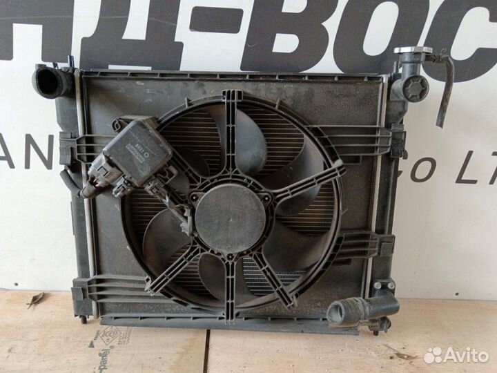 Радиатор охлаждения двигателя Nissan Lafesta NB30