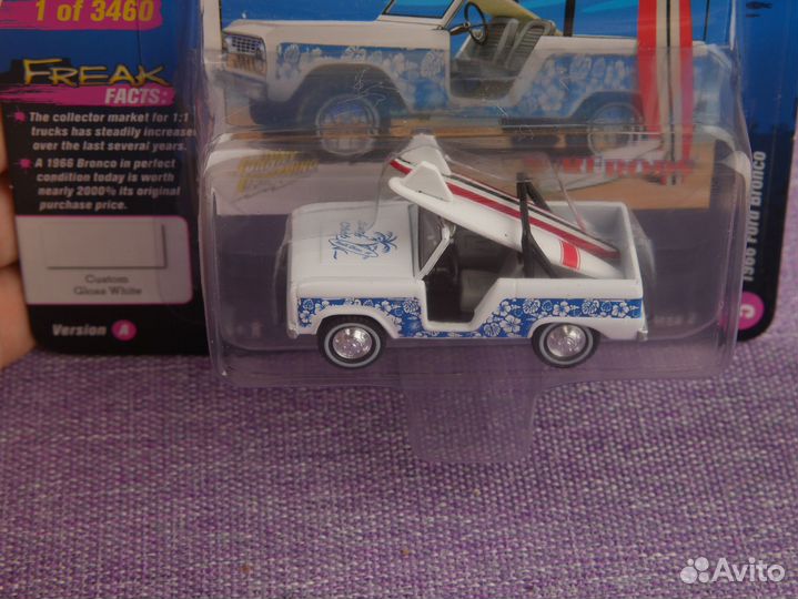 Johnny Lightning 1/64 - 1966 Ford Bronco