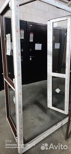 Пластиковая дверь