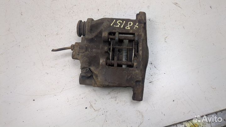 Суппорт левый задний Peugeot 406