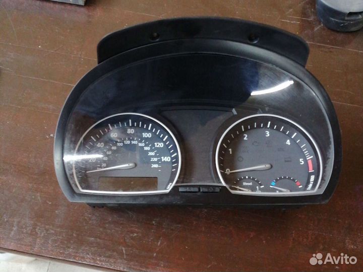 Панель приборов на bmw X 3 e 83