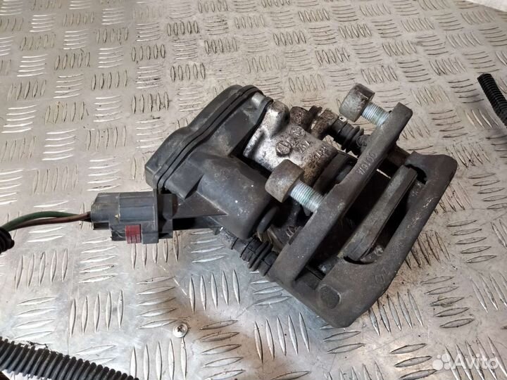 Суппорт задний левый Renault Megane IV