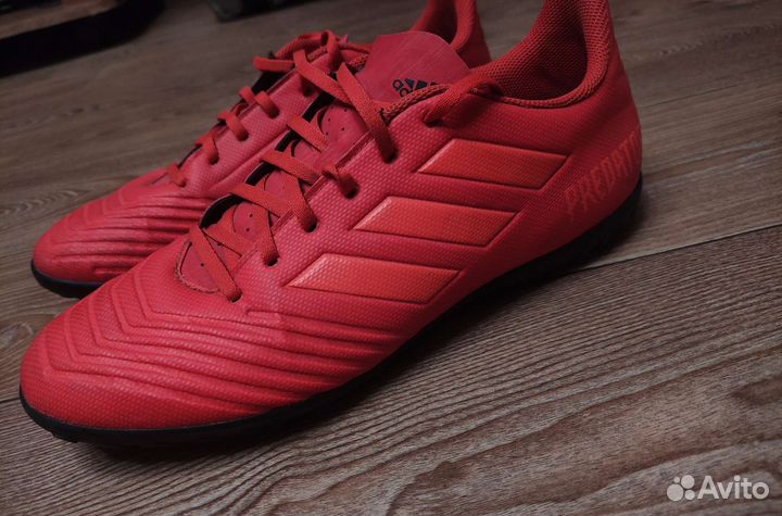 Футбольные бутсы nike predator