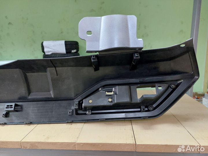 Накладка заднего бампера mitsubishi pajero sport