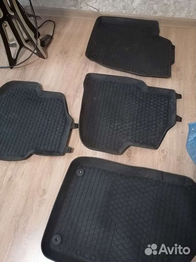 Автомобильные коврики резиновые на Polo