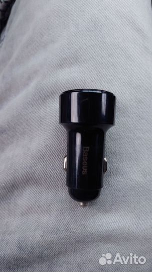 Автомобильная зарядка для телефона