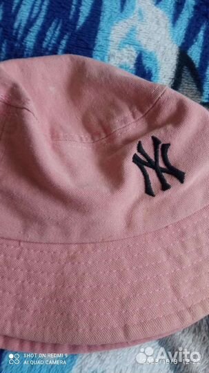 Шапки, бейсболки. Мальчик и девочка