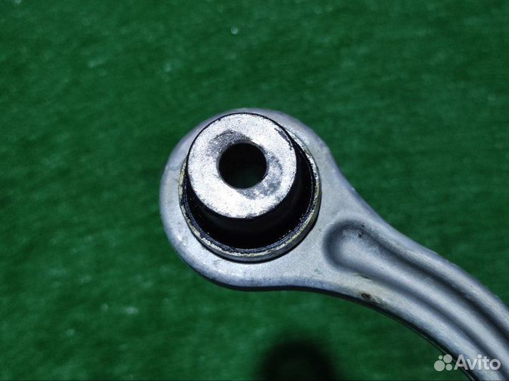 Рычаг подвески нижний задний левый Mercedes-Benz