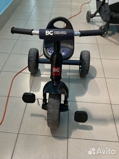 Детский трехколесный велосипед