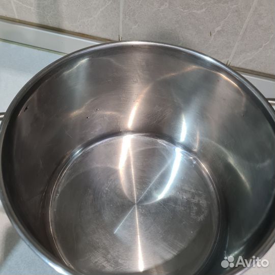 Кастрюля из нержавеющей стали