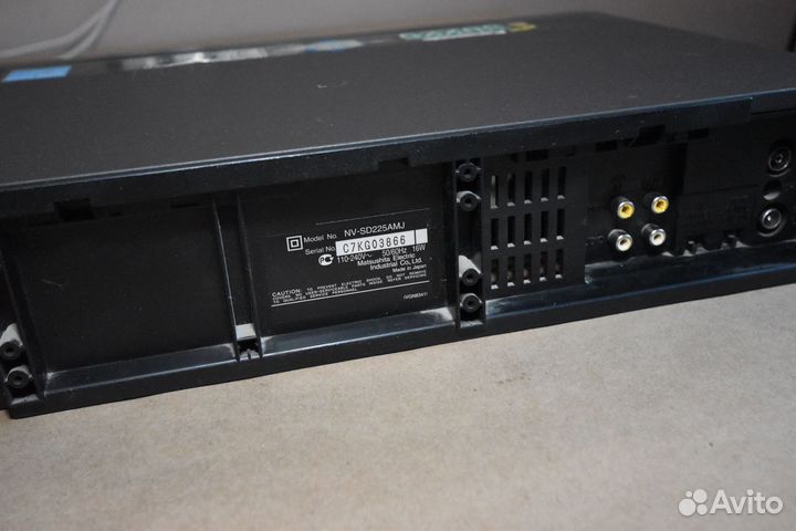Видеомагнитофон Panasonic NV-SD225