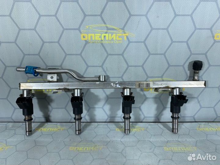 Форсунки с рампой Opel Zafira B Z16XE1