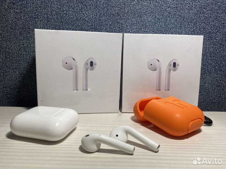 AirPods with Wireless Charging Case