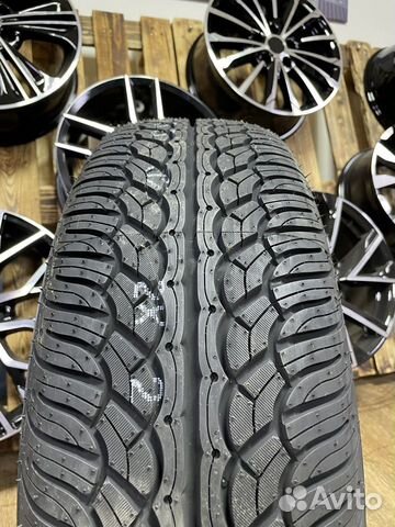 Yokohama Parada Spec-X PA02 285/35 R22 107V