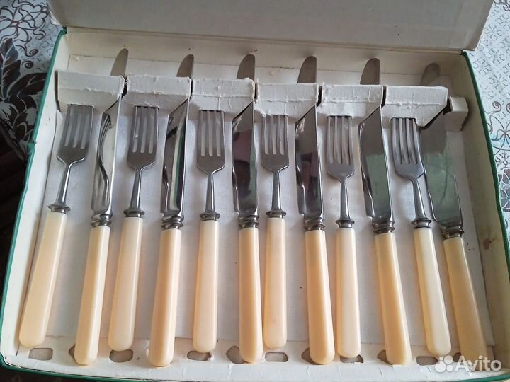 Подарочный набор из вилок и ножей