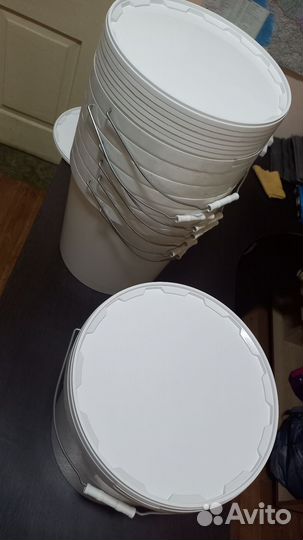 Ведро пластиковое с крышкой 20 литров