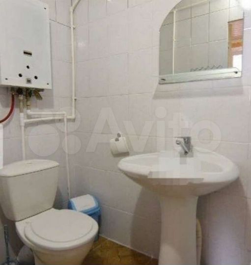 Комната 30 м² в 4-к., 2/2 эт.