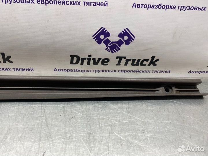 Накладка двери Renault Magnum DXI13