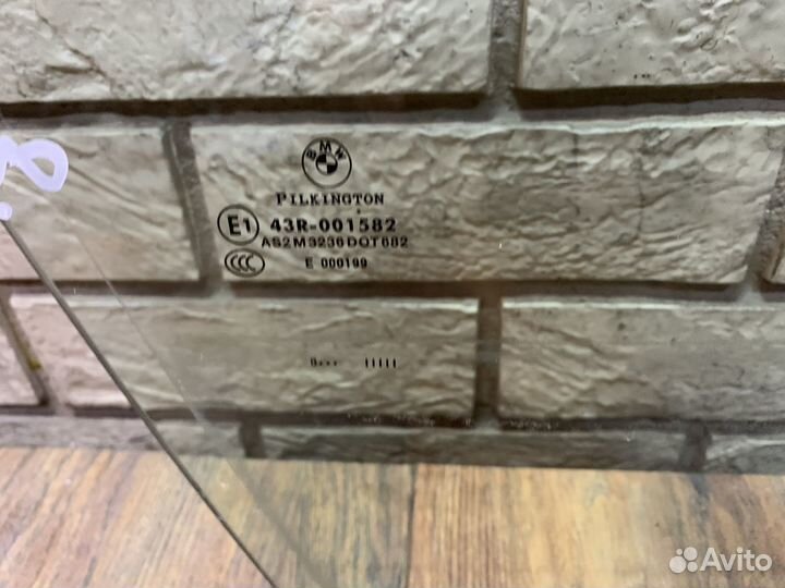 BMW 1-Series E87 Стекло двери передней LH RH