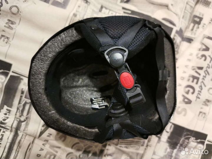 Шлем горнолыжный