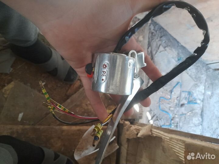 Ручка тормоза на мото с проводкой