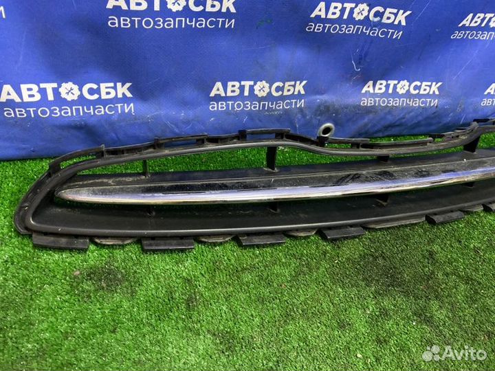 Решетка радиатора Nissan March K13 HR12DE