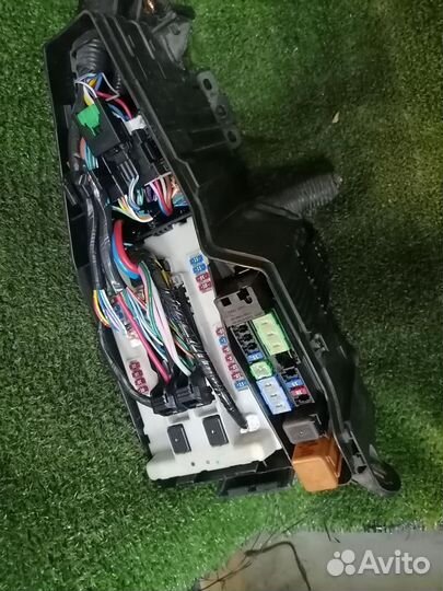 Блок предохранителей 284B71AA0A Nissan Teana J32