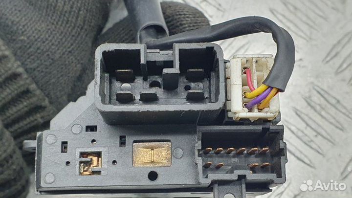 Переключатель поворотов подрулевой Mitsubishi