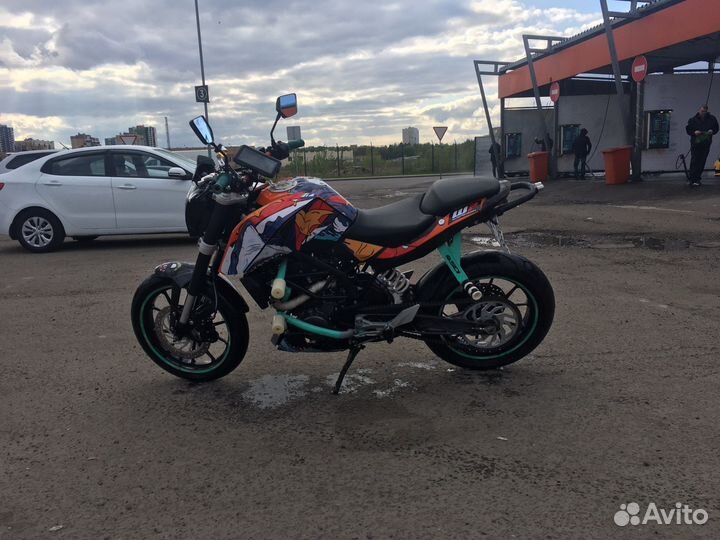 KTM duke 125