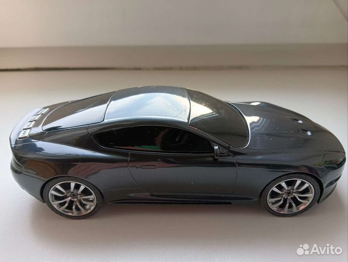Пластмассовая тачка Aston Martin