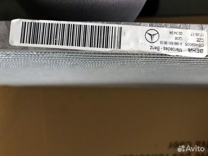 Радиатор низкотемпературного контура Mecedes-Benz