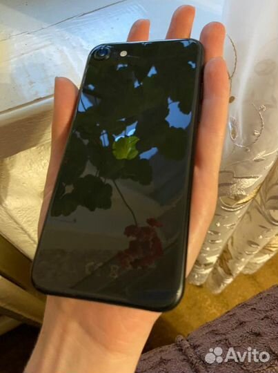 iPhone SE (2020), 64 ГБ