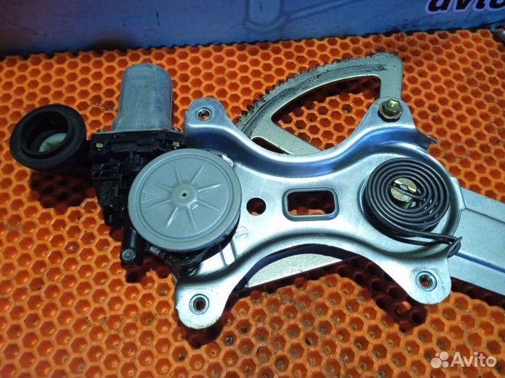 Стеклоподъемник электр. передний правый Toyota Alp