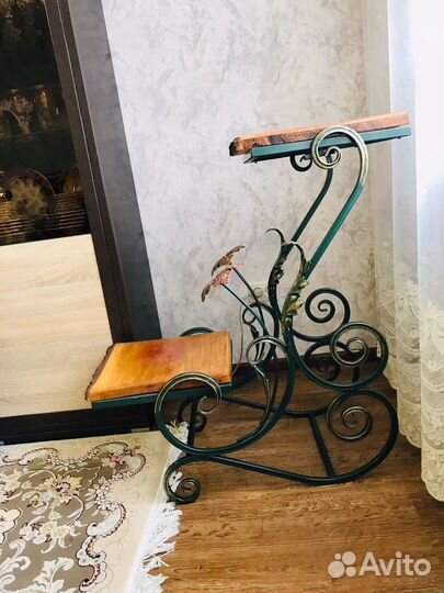 Кованная подставка для цветов