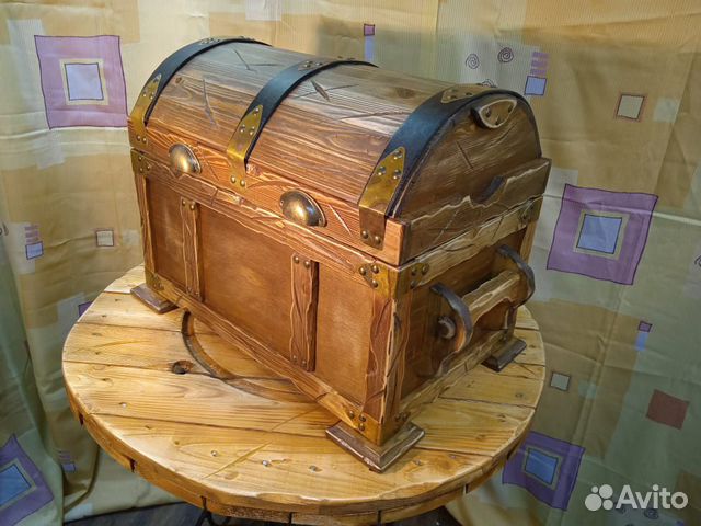 Сундук из натурального дерева