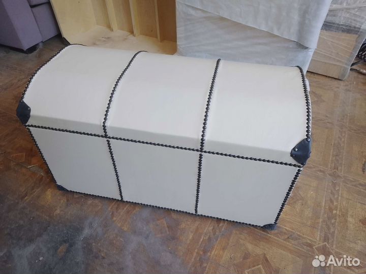 Сундук деревянный