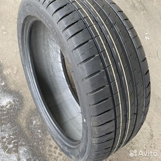 Michelin Pilot Sport 4 245/45 R18 100Y