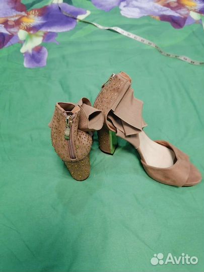 Босоножки 38 размер