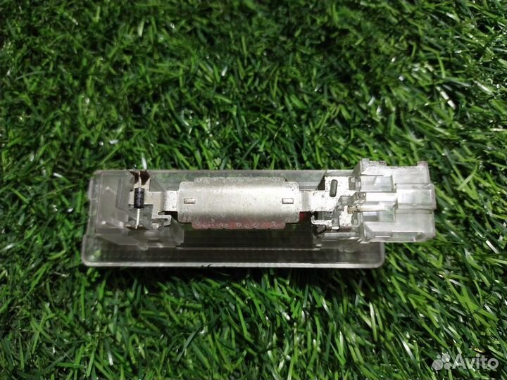 Плафон багажника Volkswagen Tiguan II