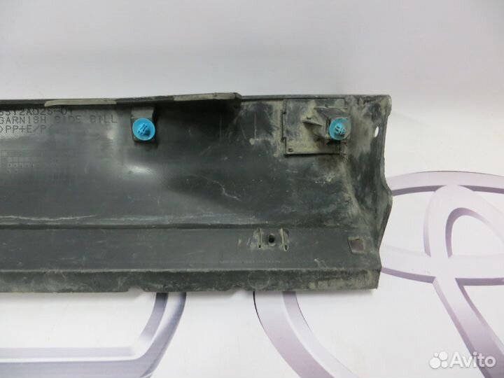 Левая накладка порога Mitsubishi Outlander XL