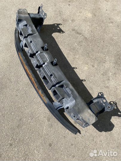 Усилитель бампера передний Volkswagen Passat b6 3C