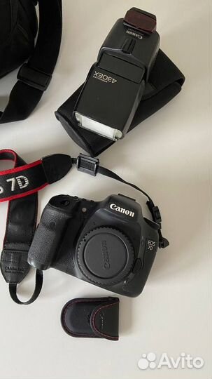 Цифровой фотоаппарат Canon EOS 7D