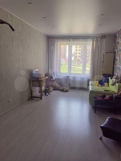 2-к. квартира, 70 м², 1/9 эт.
