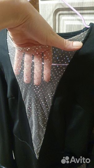 Платье с перьями вечернее