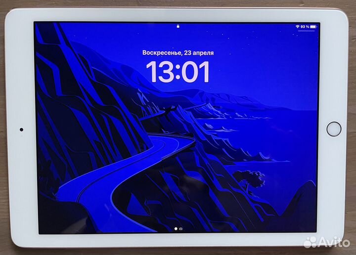 Планшет iPad 6 a1893 / 32gb с чехлом и зарядкой