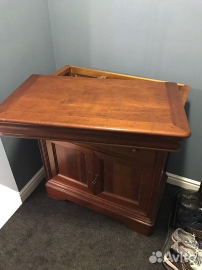 Тумба под телевизор